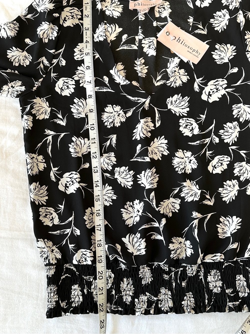 Philosophy Floral Blouse Black White Womens Size XS Smocked Waist New NWT - Picture 6 of 10